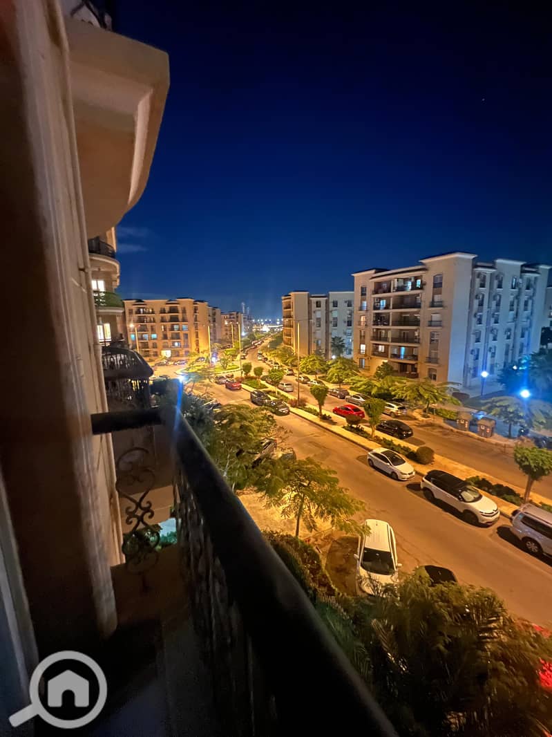 10 c38401d9-399d-4054-a96a-bbe352c6414c. jpeg