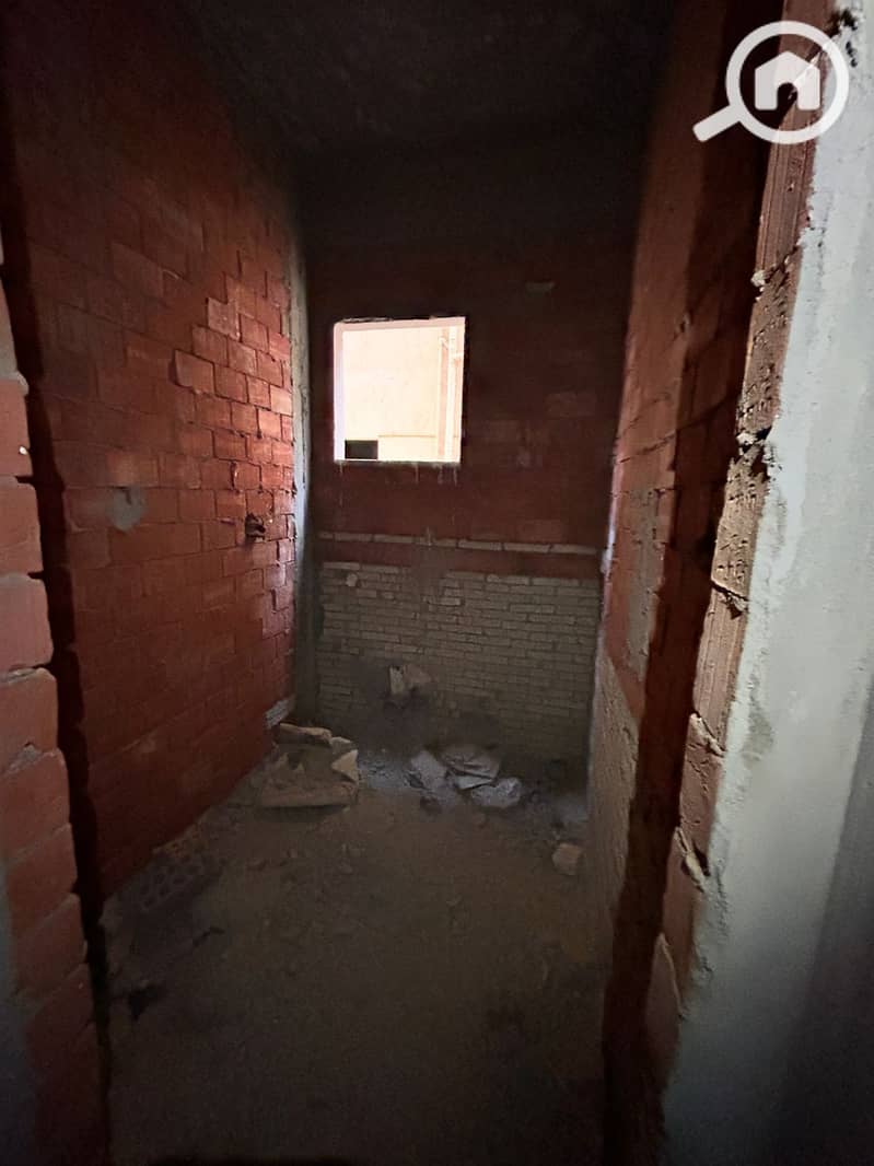 10 d97a524c-212c-435d-b571-fc60f9573757. jpg