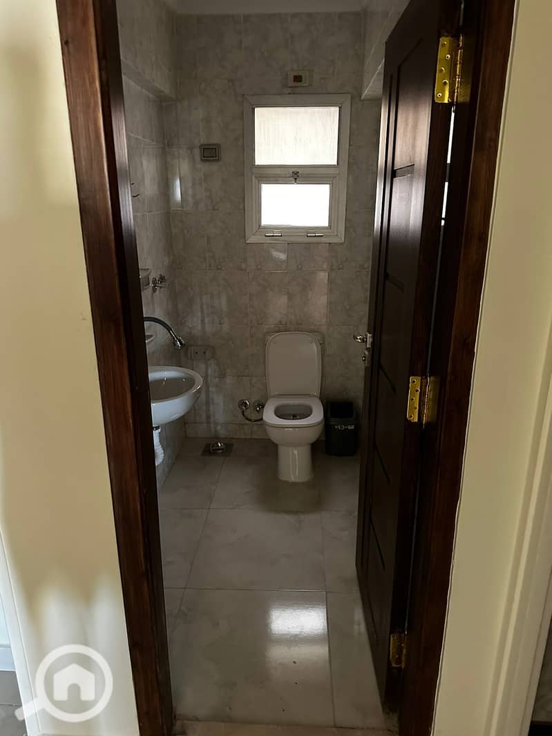 7 c1a8ee2a-5e61-4d35-88e7-599336a281ce. jpeg