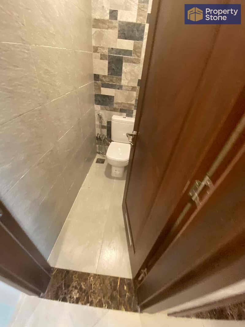 12 c3cf9259-dab0-45a2-a7ff-cee4c2c0db89. jpg