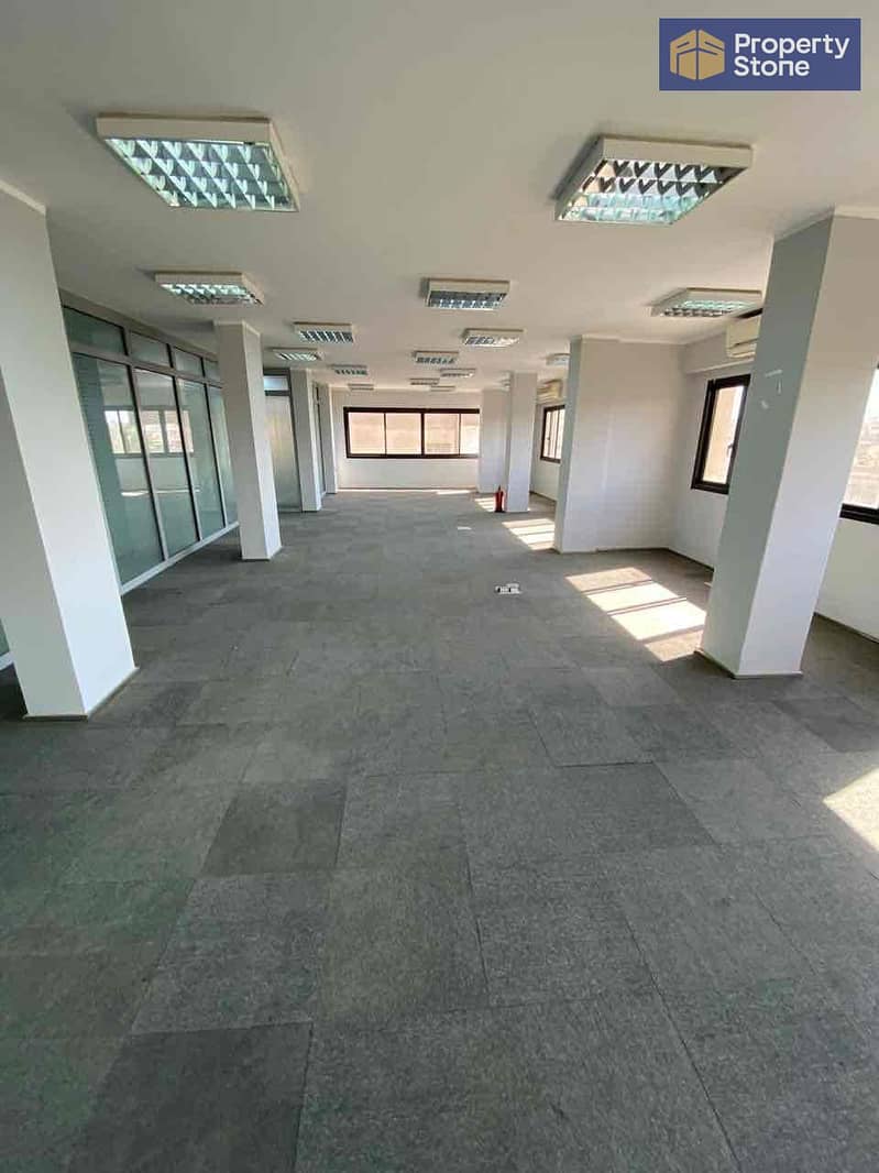 8 fd2d4135-4ee8-4054-a21b-95a264f7e8b9. jpg