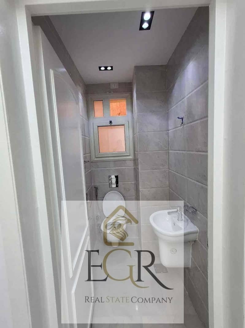 9 da8a28c0-dc70-4d93-bfc1-ad4fa8016703. jpg