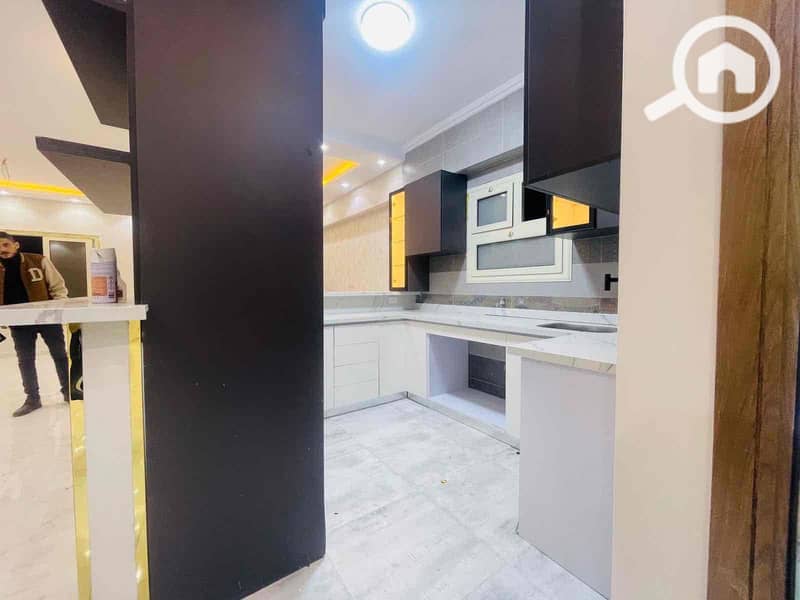 7 550356b9-0b06-4791-8983-f5c82ad17560. jpg