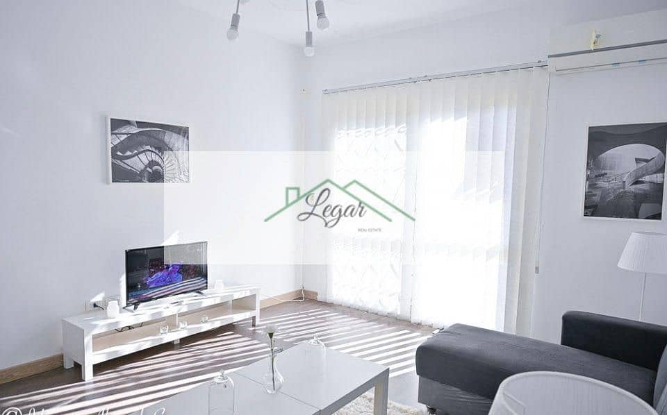 4 825b93c6-131d-42f6-988e-8303ef7df630. jpg