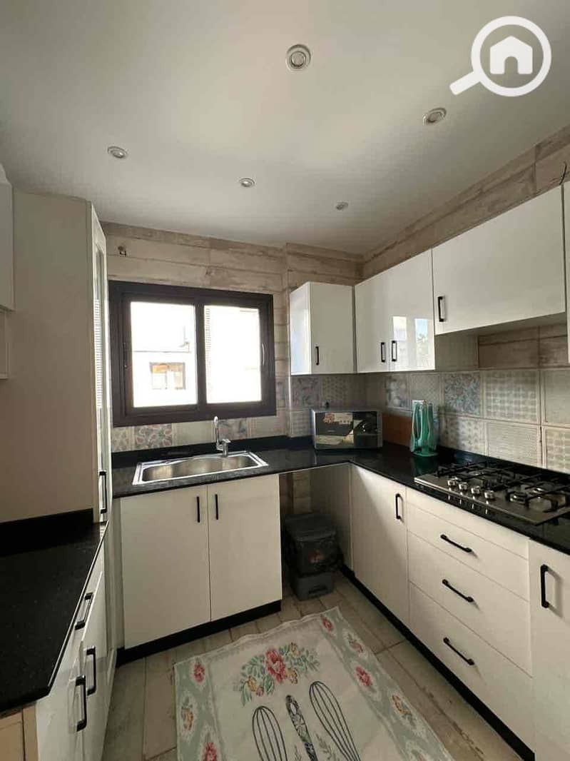 8 b9a27c08-5cc5-4b97-8db6-e9c659a9b55b. jpg