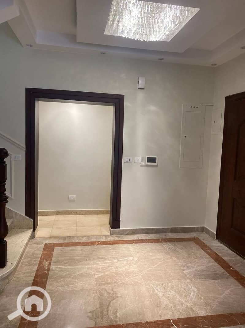 8 07271721-fca2-43ff-a422-f3c697c4cb86. jpg