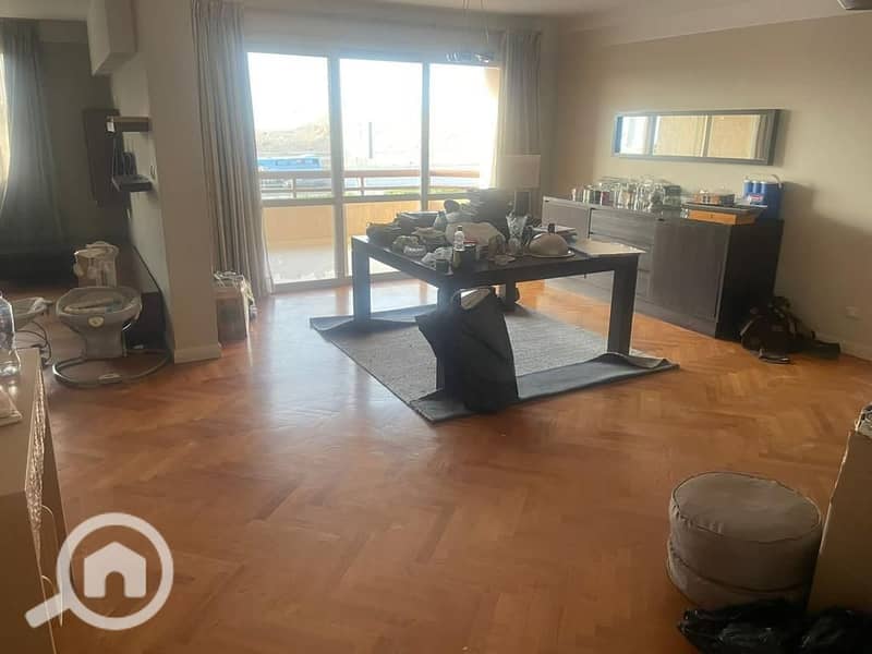 4 187cb4fc-86e6-425e-b995-76a71f51cd7c. jpeg