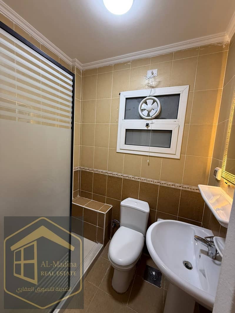 12 c020de07-3ca7-4d4f-8274-c492cd42c1b1. jpg