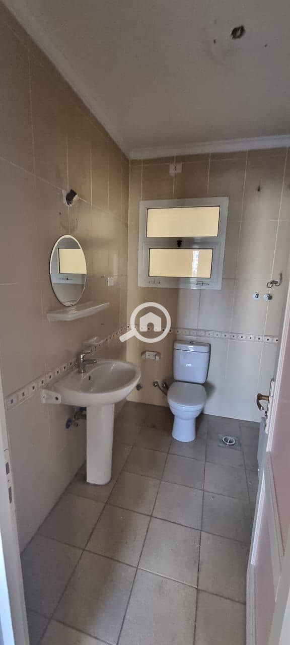 10 f7aa983d-3378-44c4-90d0-d53dbd093fd2. jpeg