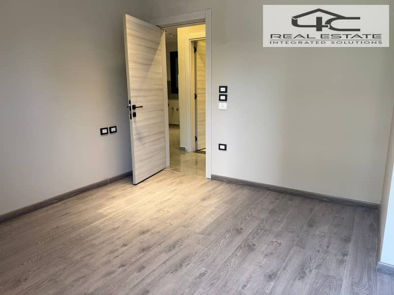 10 WhatsApp Image 2025-12-13 at 15.41. 33 (1). jpeg