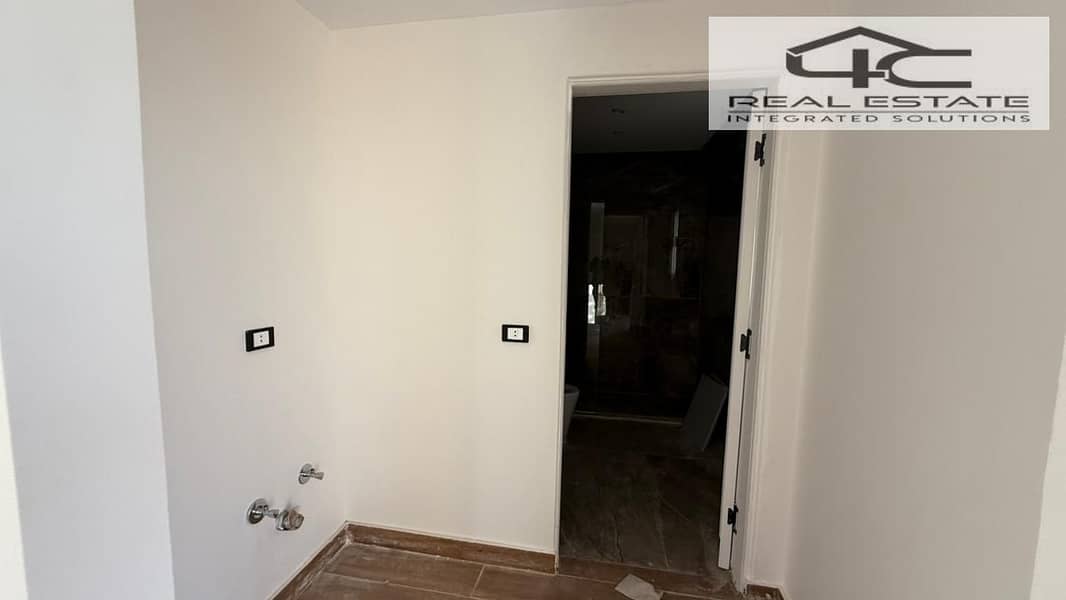 22 WhatsApp Image 2025-12-13 at 12.46. 54 AM (3). jpeg