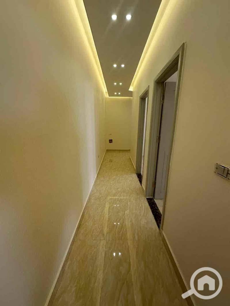 7 7a299d0d-8150-4bd3-b467-7bfc58a1eedc. jpg