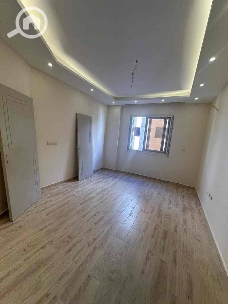 10 2f4d1c54-459a-4912-a3a2-12f316580541. jpg