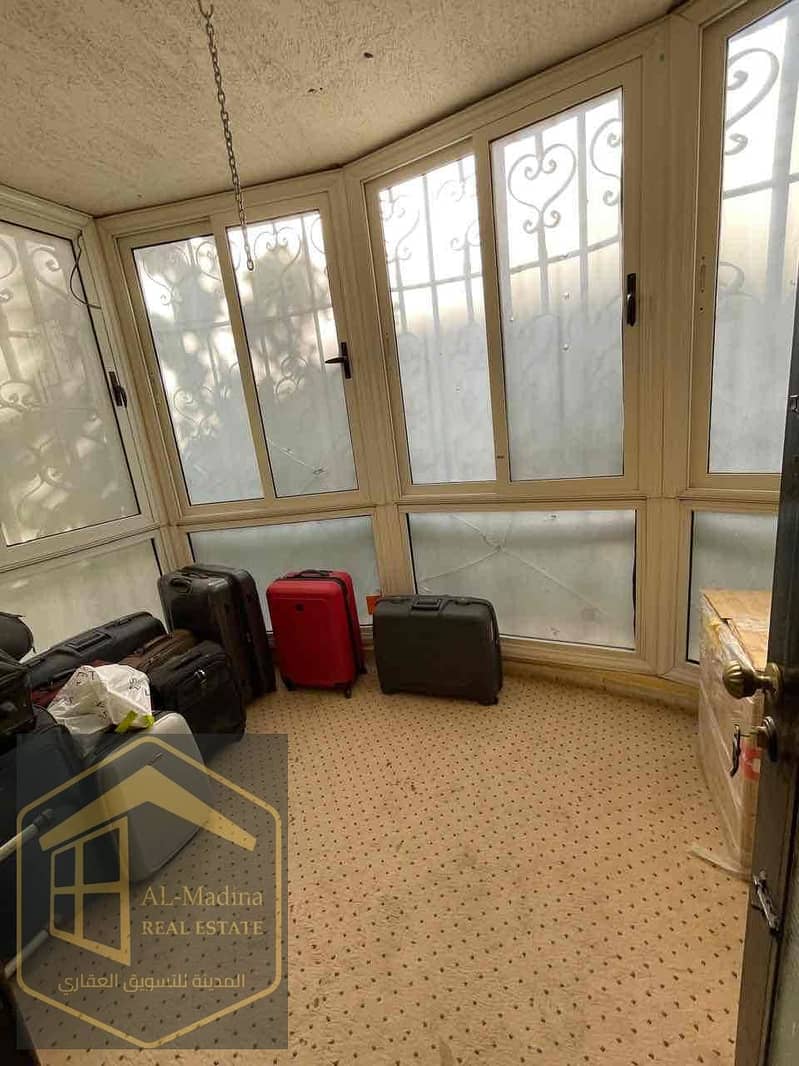 3 7a53a8e6-dd4e-4d0e-ac40-5dc18880b325. jpg