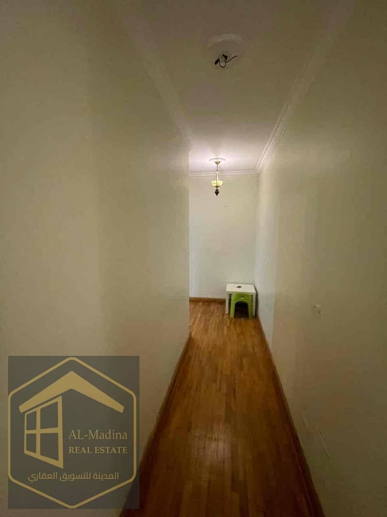 12 41b2fb6a-335d-41eb-bf6e-16e7721f111f. jpg