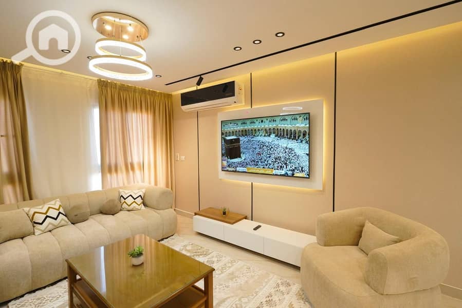 3 4f705978-8a78-4db3-880b-b8100bf69ec7. jpeg