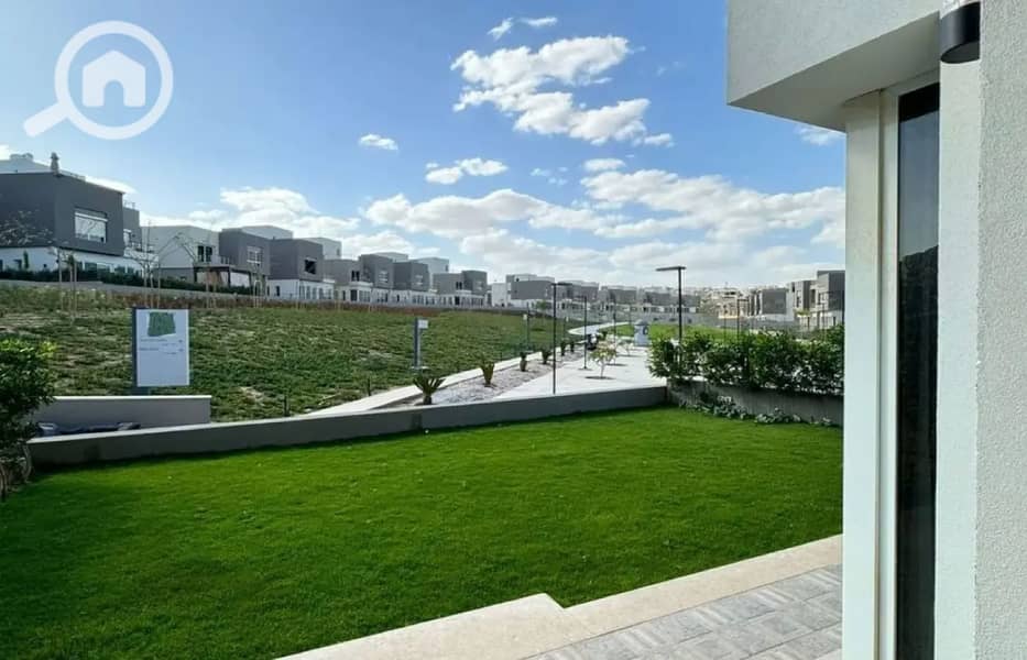 2 8353923-64142o_1400x900. jpg