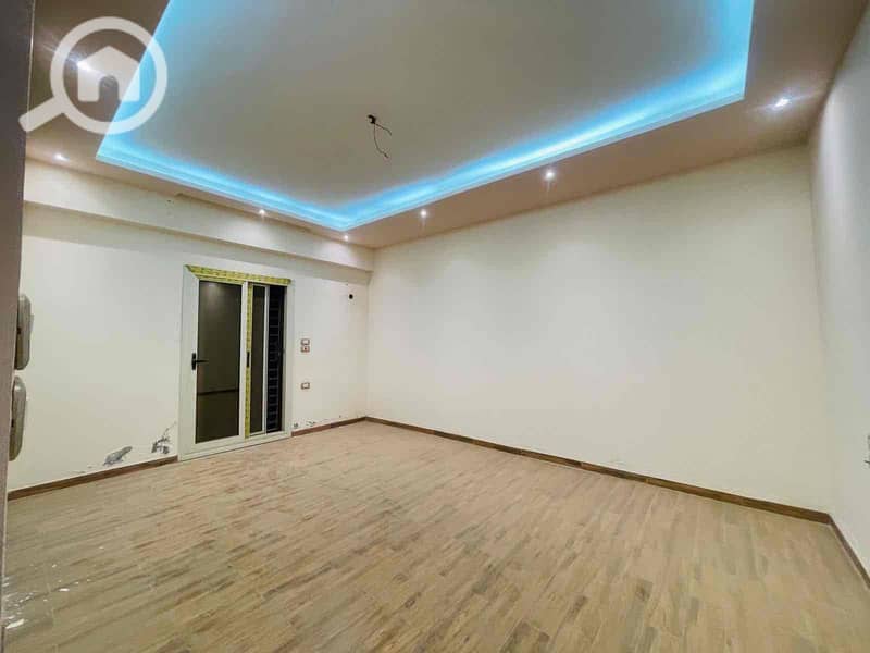 2 78fb95dd-1337-4365-8b6c-3f655fd8a85f. jpg