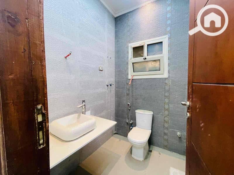 6 f6653899-1530-47a5-8297-bd83cfdb490f. jpg