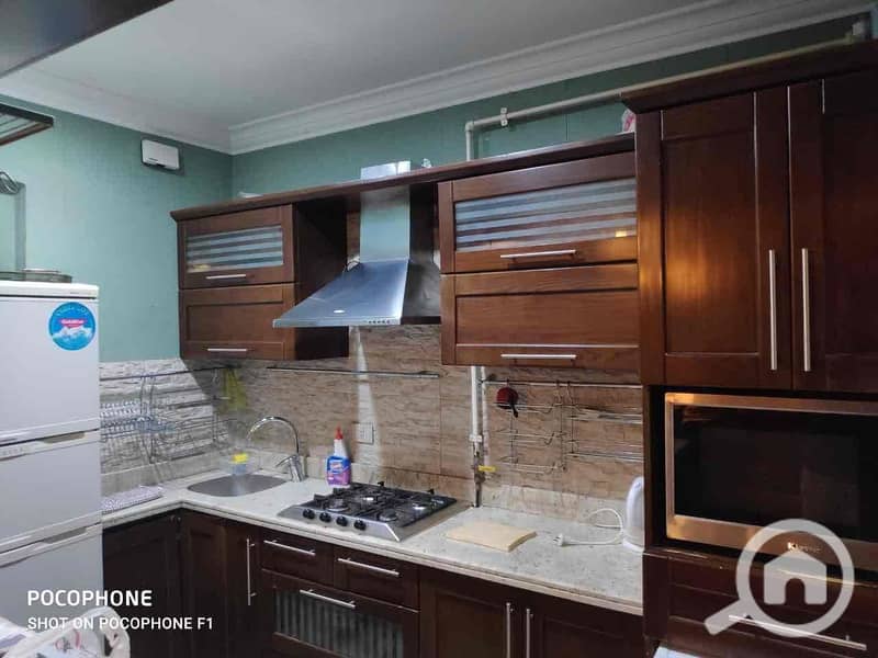 4 921c9122-36dd-4ef7-b244-0f8f1f8a6709. jpg