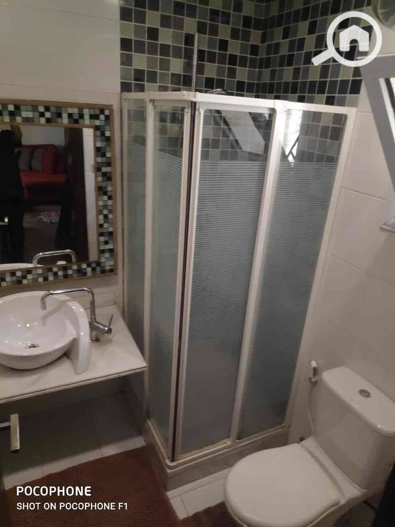 6 e47c31f8-fe82-4f5d-bb89-a88a0b98a731. jpg