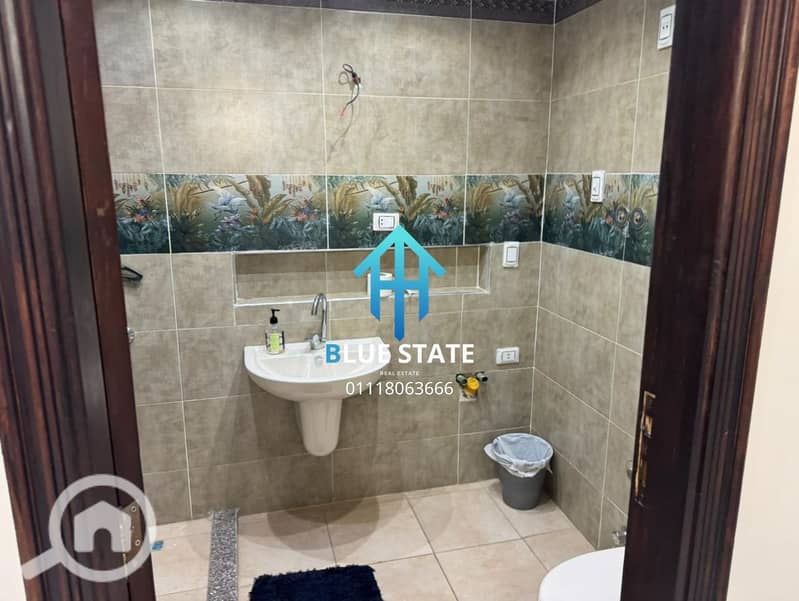 6 01118063666 (6). png