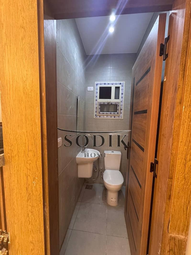 2 3e404108-b9d2-4711-aeb4-71b3ec79cb31. jpg