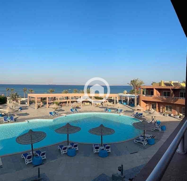 3 5ce6bdf7-6225-414e-80ae-249ae4c8a818. jpg