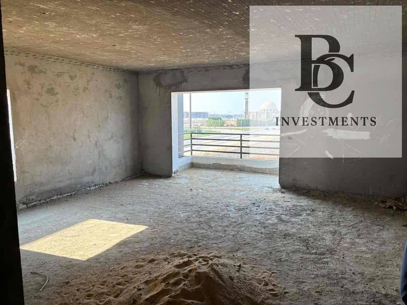 8 d837c7f5-26e7-42cb-82b3-12b6ff517fd9. jpg