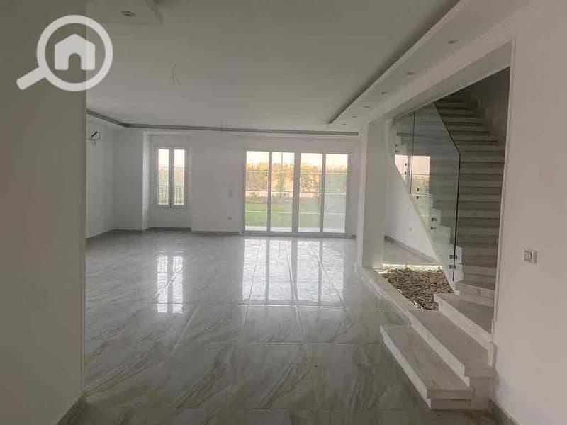 2 69934fcf-44dd-405c-9daa-18fa3d2ceab4. jpg