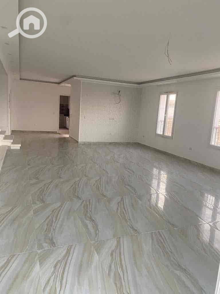 12 b54b5a1c-6083-40db-969e-d22053da400e. jpg