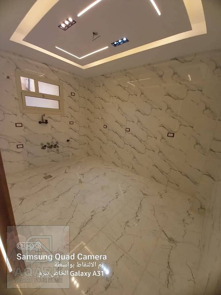 6 e2a9b077-ff60-4f92-9d21-85e4f30d9706. jpg