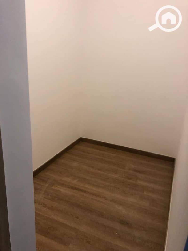 8 d70ee07b-51c6-439e-978d-6263a10fc92e. jpeg