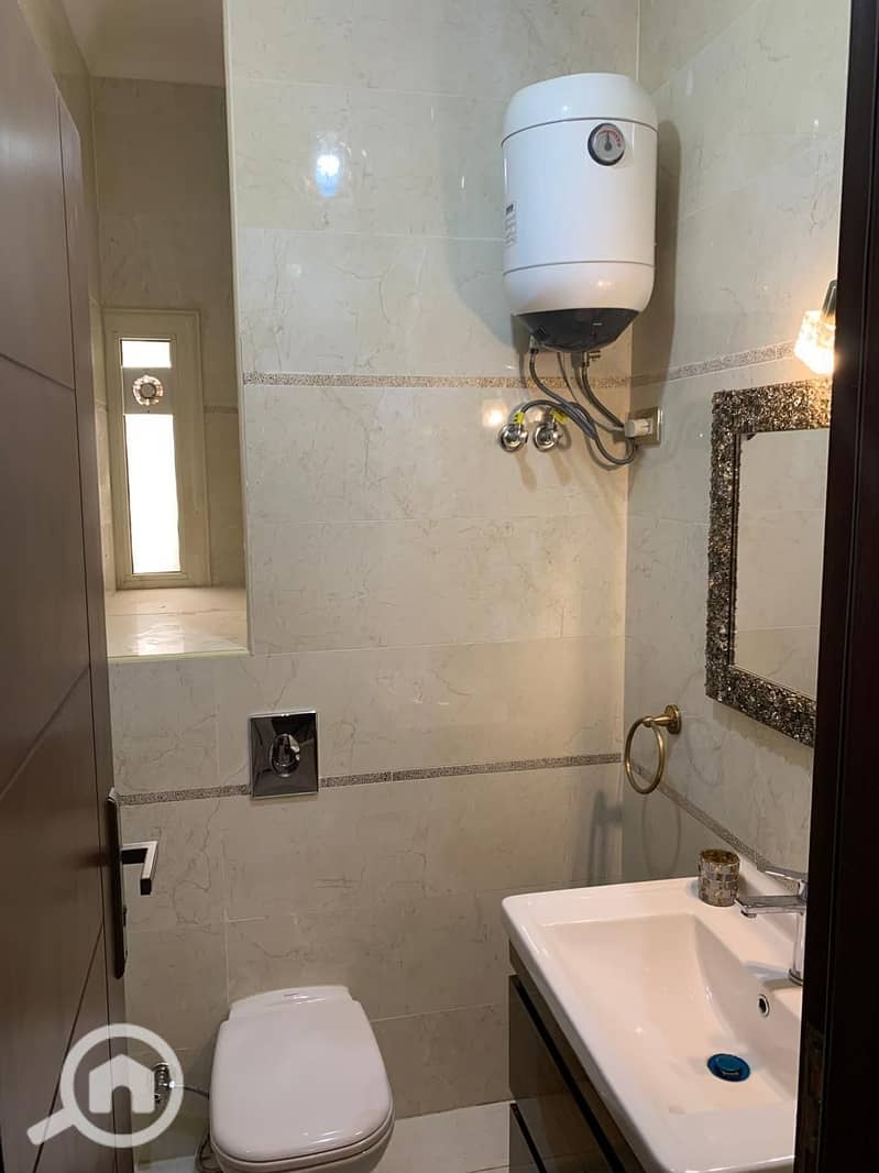 4 37fea05e-cf2a-476a-b23e-87b027a82f17. jpeg