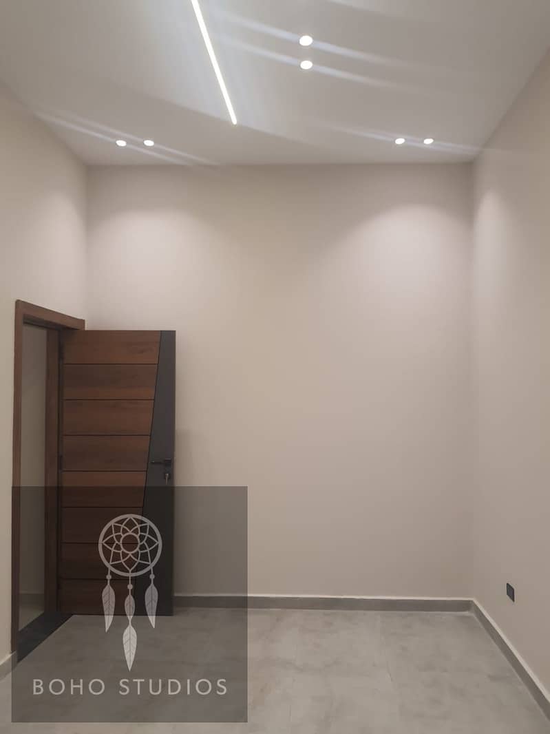 8 594517ad-5264-4ab2-8aa4-e93d36e5bf11. jpeg