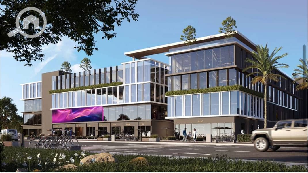 3 Pyramids plaza (2). jpg