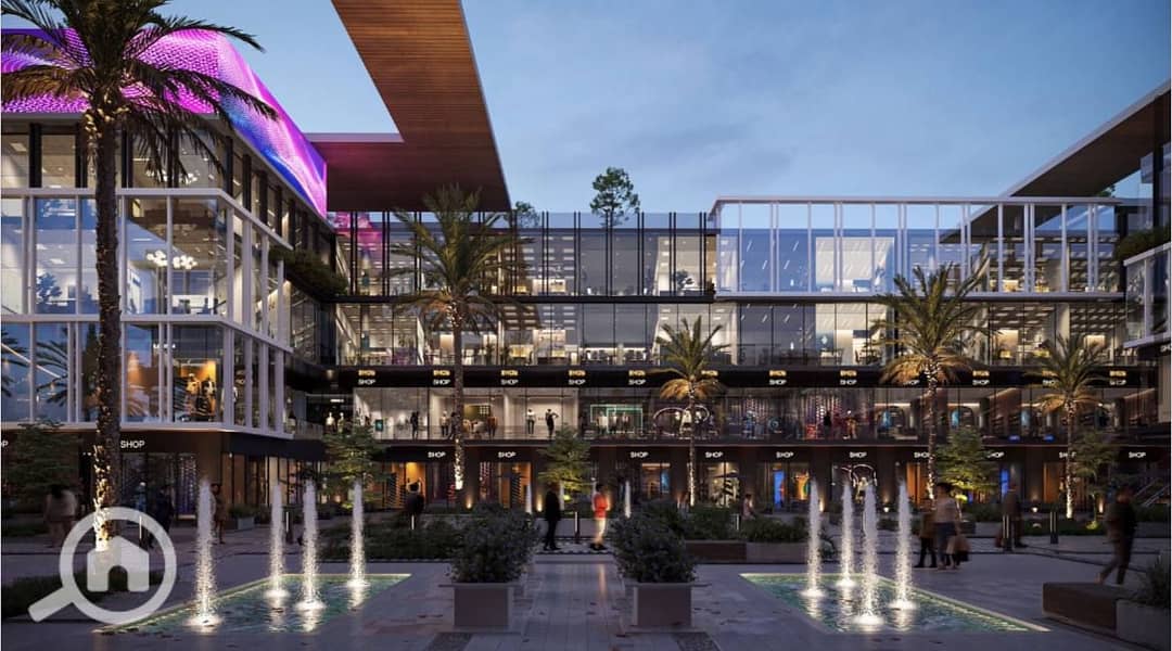 4 Pyramids plaza (4). jpg