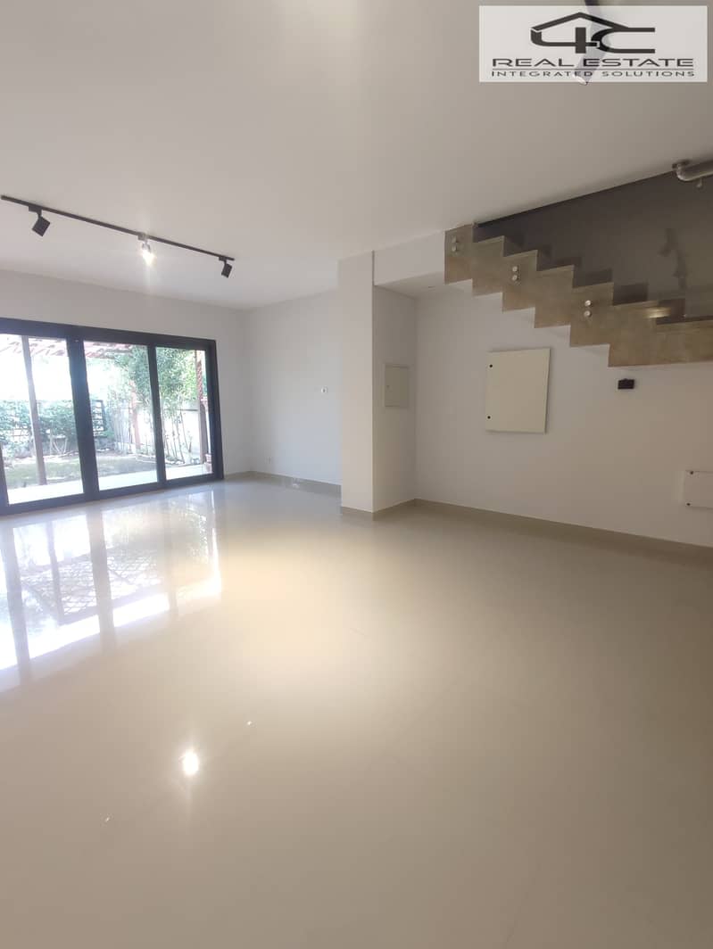 10 WhatsApp Image 2025-12-13 at 23.32. 53 (1). jpeg