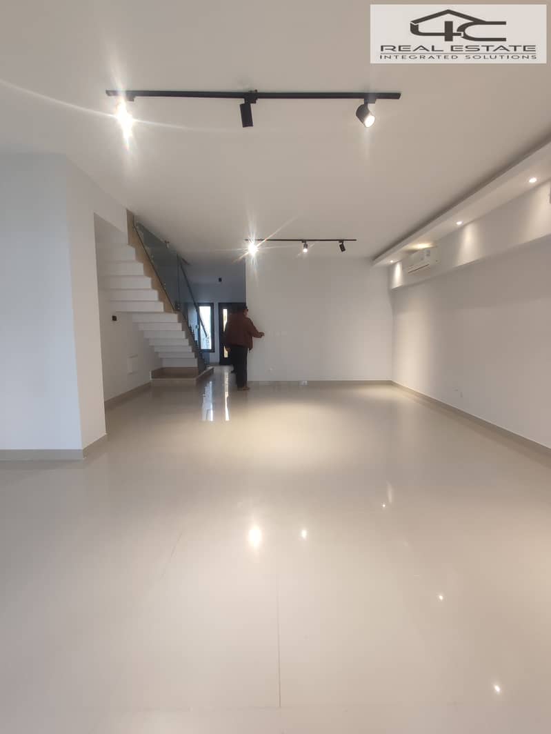 11 WhatsApp Image 2025-12-13 at 23.32. 52. jpeg