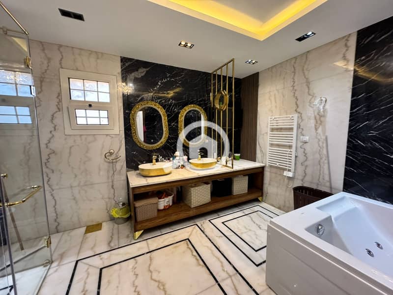 22 33a12983-e5a7-40a6-bc6e-0b825fd48c1f. jpeg