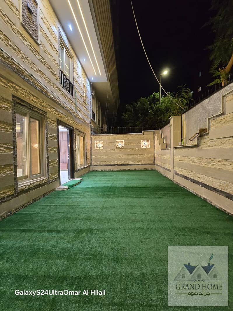 12 a9469bd6-6fbc-4cb2-8444-a7fc42afa372. jpg