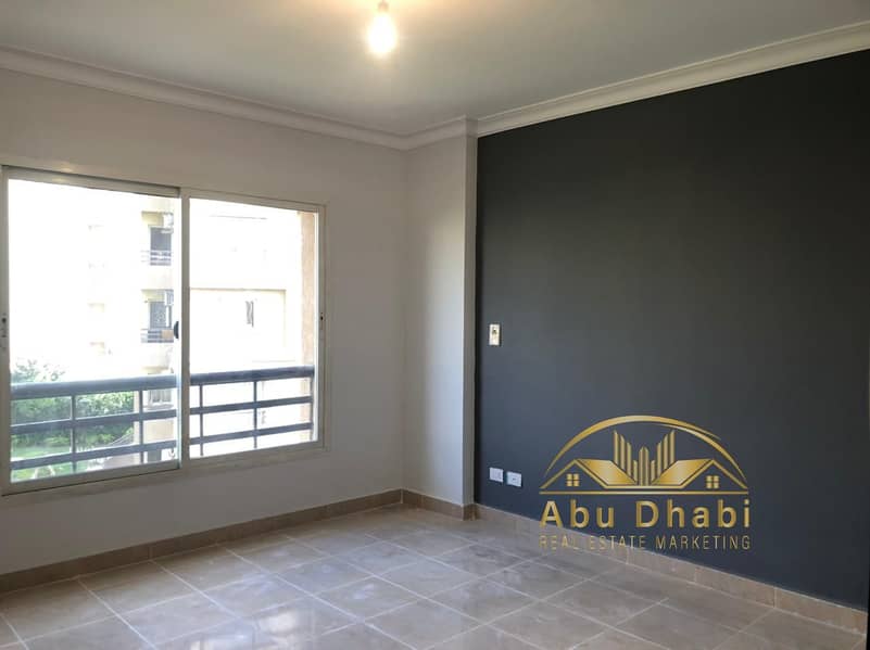 4 e5bf2eb8-4c14-43f0-b6e6-f5b4390f07d9. jpg