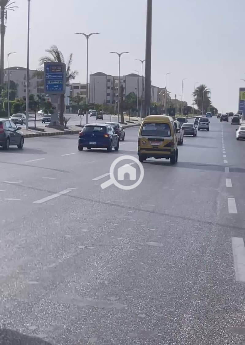 27 b6227cac-8a5f-4e9c-b297-82f66fb3761b. jpg