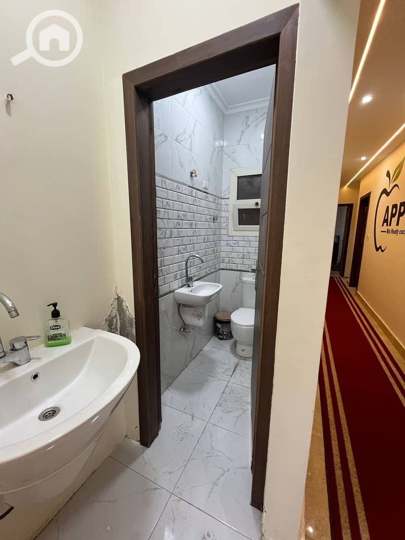 5 WhatsApp Image 2025-12-01 at 15.59. 25 (2). jpeg