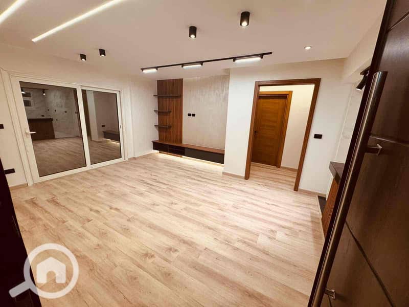 3 151c209e-89bf-43cf-a2b7-613c1534dcd0. jpg