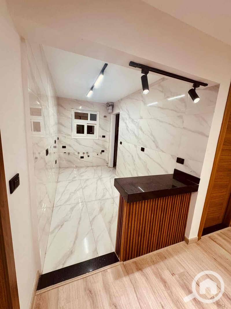 9 2fc7edcf-acb6-4da0-9b9e-e2d564831b97. jpg