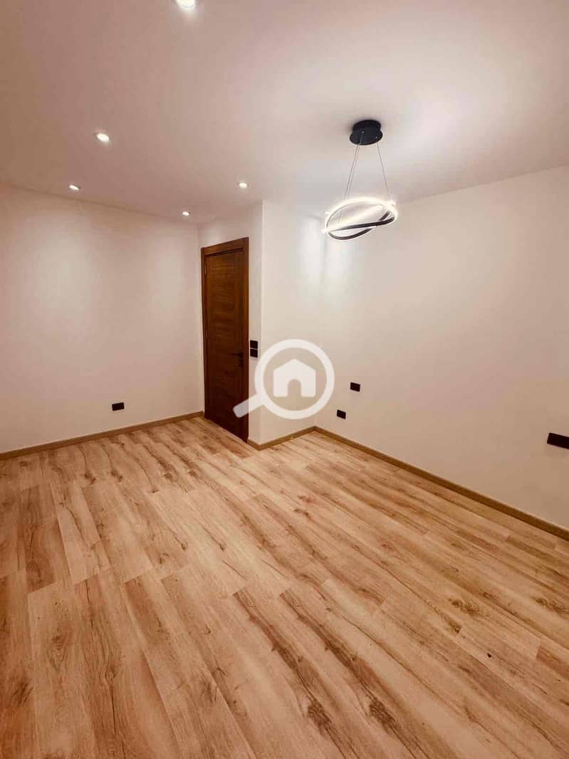 10 a2e6f992-3f3a-4bd2-880e-71470a11fef9. jpg