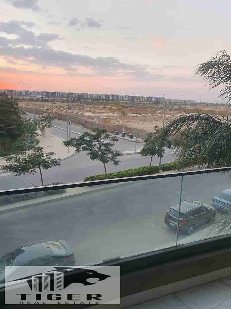 1002942131. jpg 1002942131. jpg