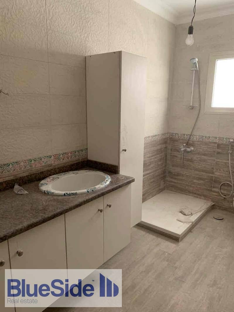 6 b4d3f96b-6a32-4541-a725-b244de1bd2fc. jpg