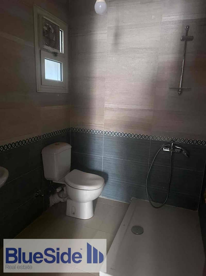 15 19826e41-d276-45e1-b173-2870b6d26ca3. jpg